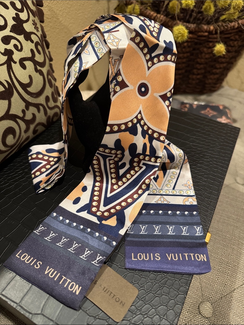 NEW Two designs LV 100% Silk Twillie Scarf Tie